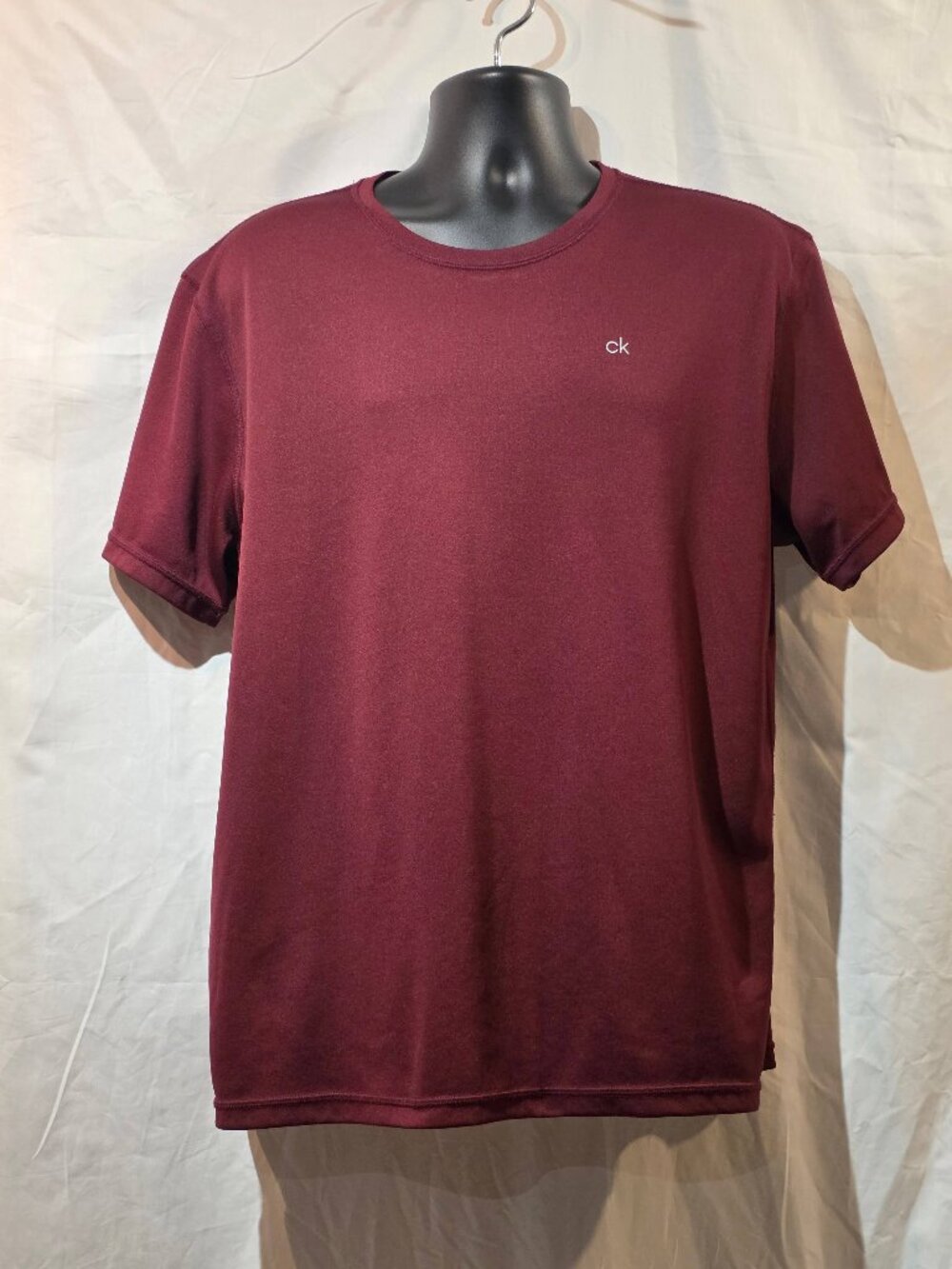 Calvin Klein Swimwear UPF 40+ Tee – Size XL